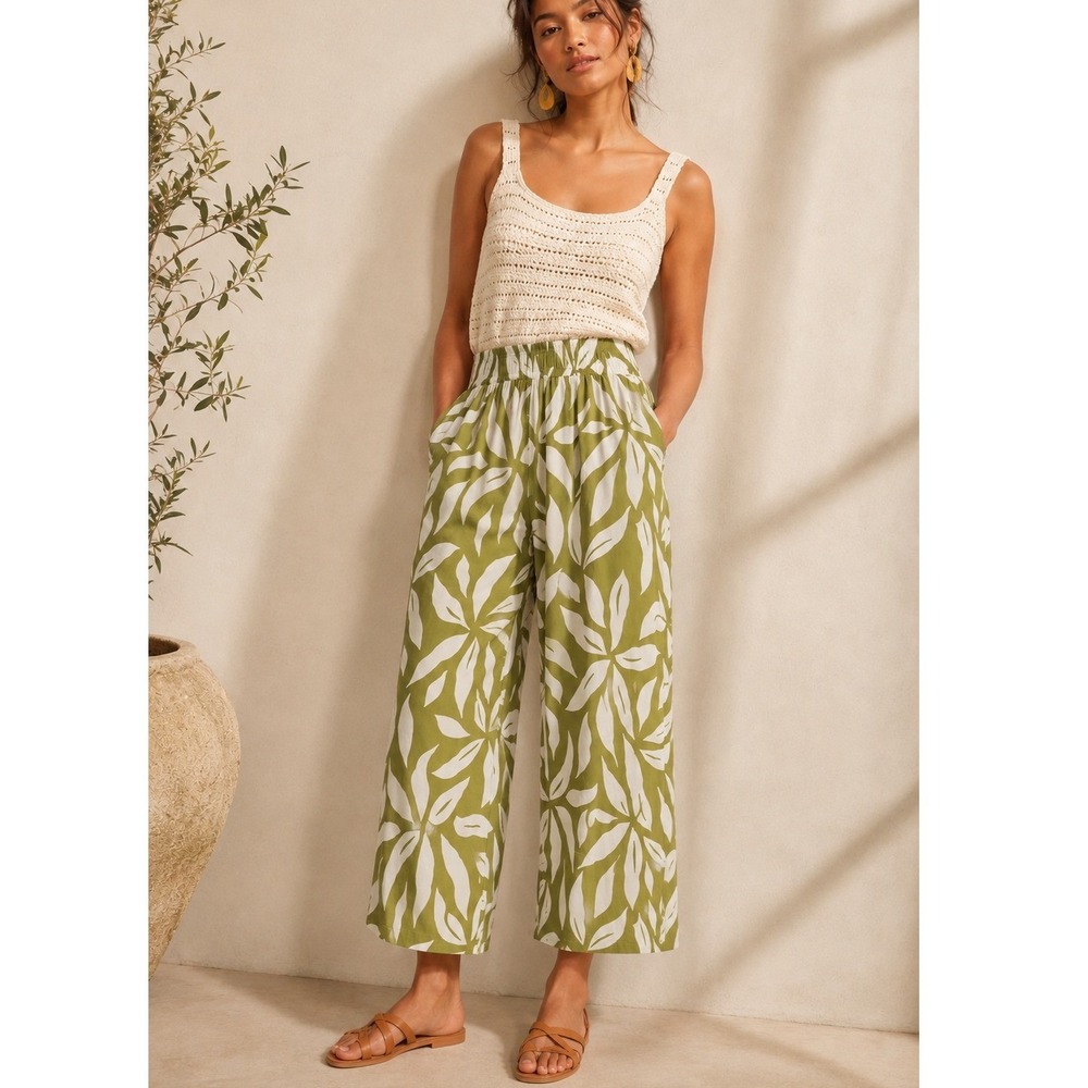 Meg & Margot Tropical Leaf Print Wide Leg Cropped Pants PS‎ Green Pull On